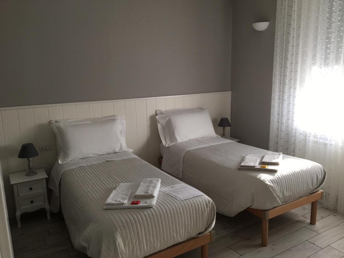 Bernate Ticino La Terrazza Sul Naviglio B&B المظهر الخارجي الصورة